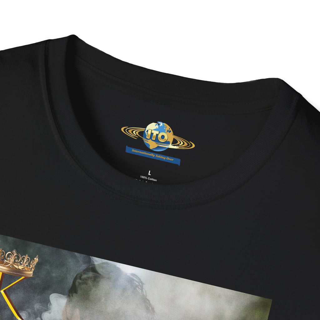 Queen K Graphic T‑Shirt — Smoky Street Art Poster Design