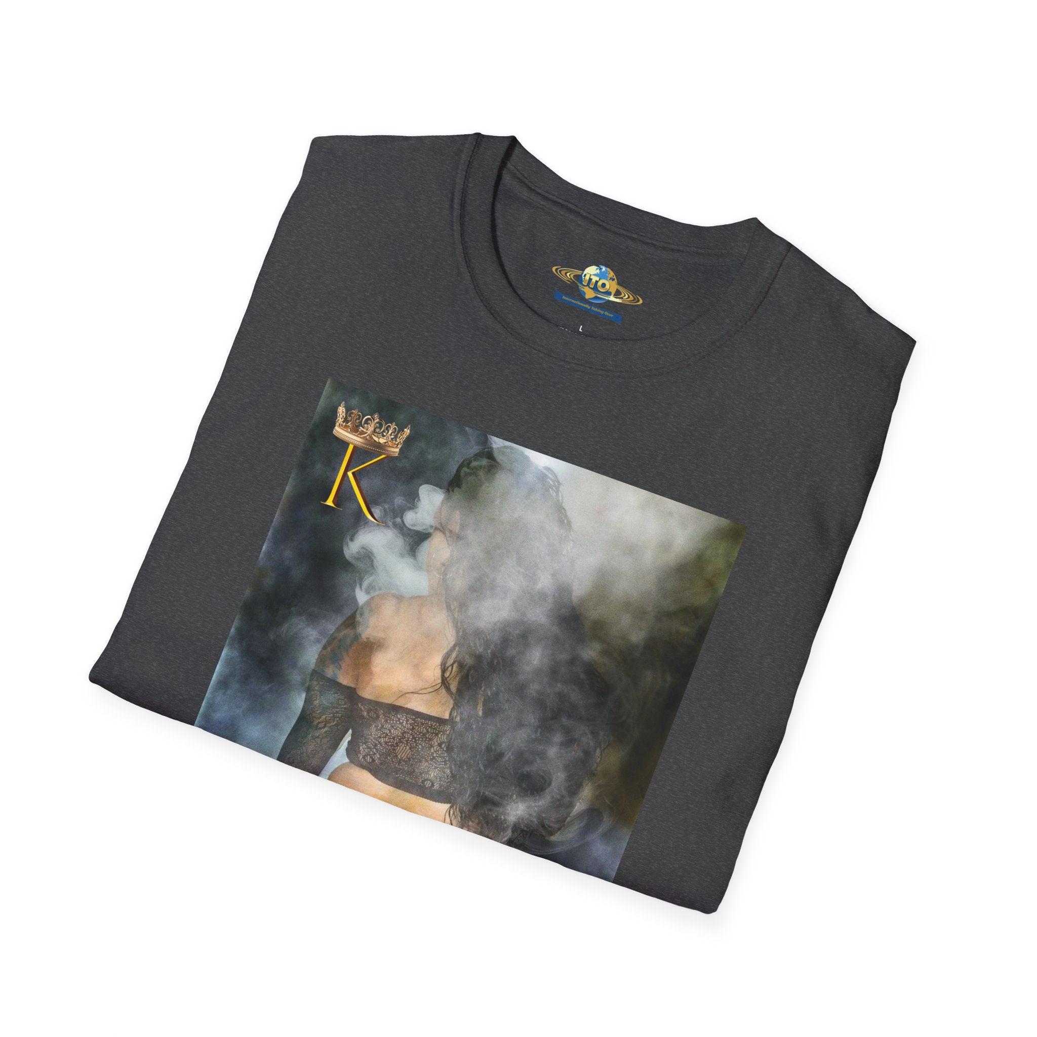 Queen K Graphic T‑Shirt — Smoky Street Art Poster Design