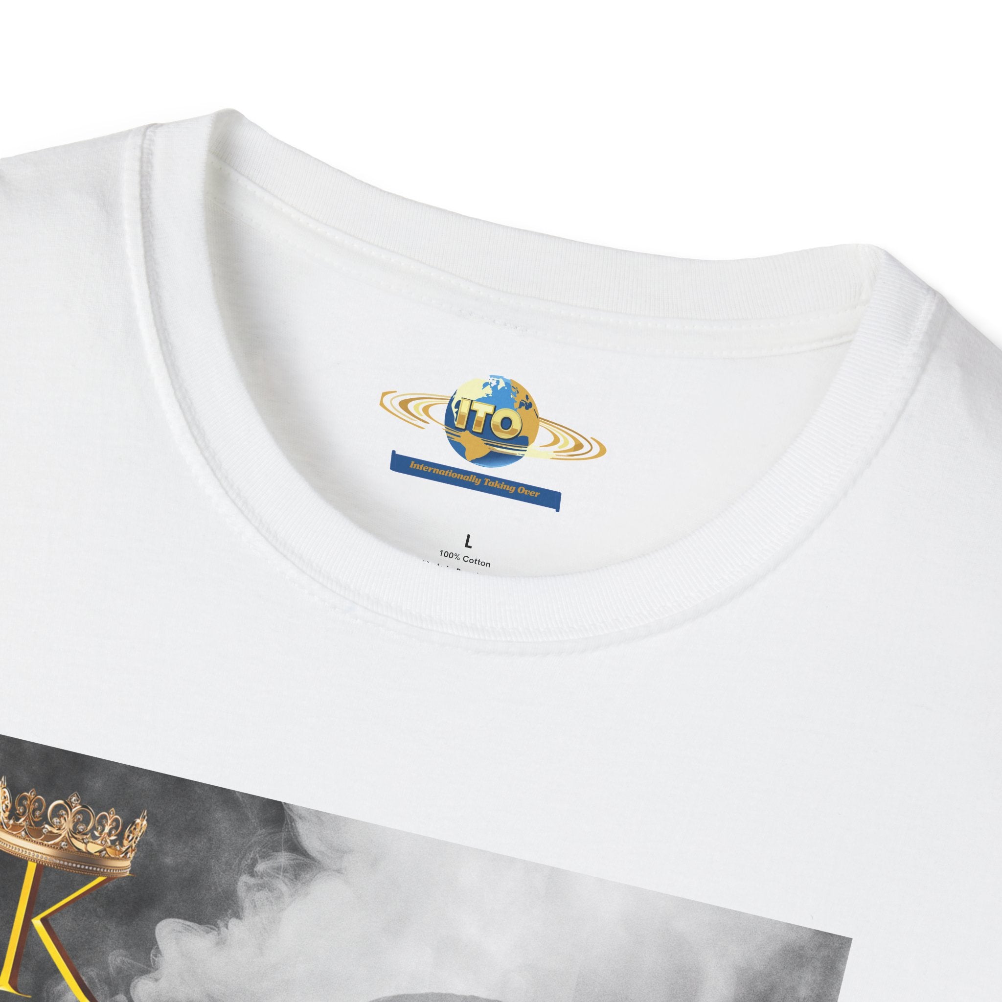 T‑Shirt — 'King' Portrait Smoke Art Graphic Tee