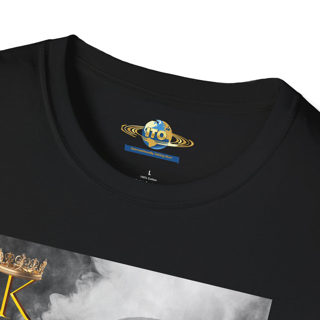 T‑Shirt — 'King' Portrait Smoke Art Graphic Tee